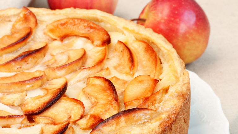 Read more about the article Recipe of the Month September 2022 – Apple and Almond Cake